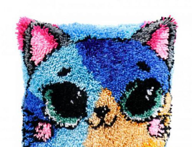 LATCH HOOK DIY THROW PILLOW COVER - CUTE CAT