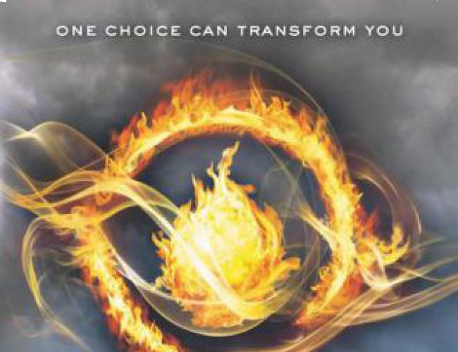 DIVERGENT by VERONICA ROTH (DIVERGENT SERIES BOOK 1)